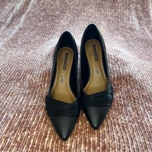 Clarks Cushion Soft Black Leather Shoes Women's Heels